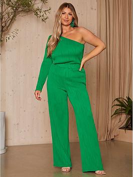 Chi Chi London One Shoulder Long Sleeve Swirl Plisse Top In Green