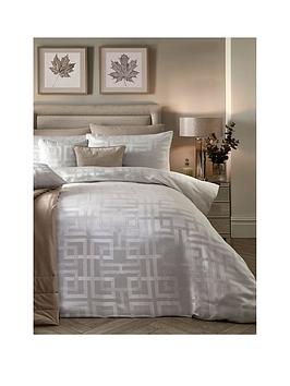 Soiree Bardon Jacquard Duvet Cover Set Ivory - Sk