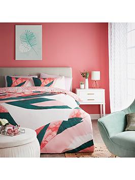Cosmoliving By Cosmopolitan Cosmo Living Miami Reversible Duvet Cover Set - Pink