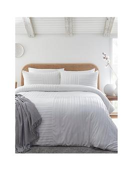 Appletree Loft Newbury Stripe Duvet Cover Set In White