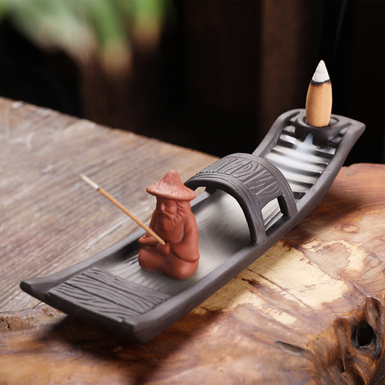 (1) Retro Boat Shape Incense Burner Ceramic Relax Your Body Censer Burner for Table