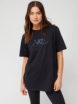 Nike Nsw Boyfriend Fit T-Shirt - Black