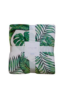 Skinny Dip Dominica Fleece Throw