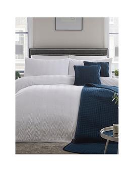 Appletree Boutique Taylor Chevron Duvet Cover Set - White